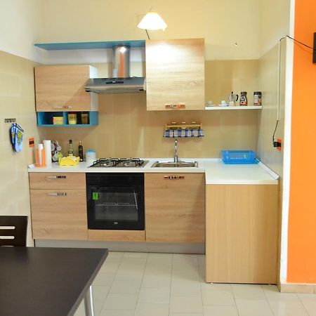 Casa Vacanze Laura Ізола-делле-Фемміне Екстер'єр фото